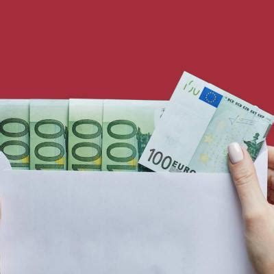 700 euro|700 euro brutto in netto.